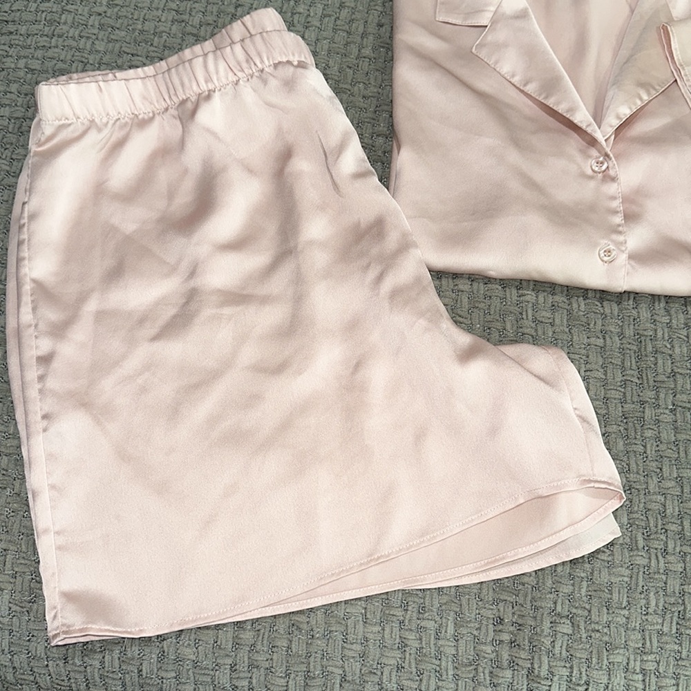Satin short sleeves pink smoke shortie set - Picture 3 of 3